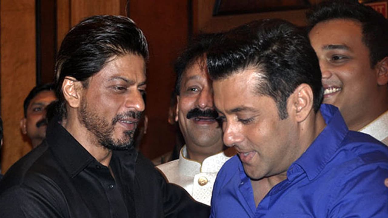 Bollywood KhaasBaath: ಶಾರುಖ್ ಖಾನ್ ಅಣ್ಣ ಎಂದ ಬ್ಯಾಡ್ ಬಾಯ್ ಸಲ್ಮಾನ್ ಖಾನ್! Bollywood KhaasBaath: ಶಾರುಖ್ ಖಾನ್ ಅಣ್ಣ ಎಂದ ಬ್ಯಾಡ್ ಬಾಯ್ ಸಲ್ಮಾನ್ ಖಾನ್!