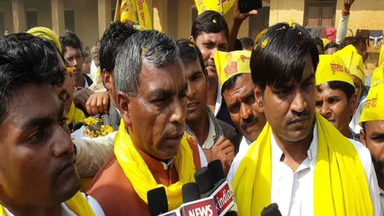 குழந்தைகளை ஸ்கூலுக்கு அனுப்பலனா உணவு, தண்ணீரின்றி சிறை! பெற்றோர்களுக்கு அமைச்சர் எச்சரிக்கை குழந்தைகளை ஸ்கூலுக்கு அனுப்பலனா உணவு, தண்ணீரின்றி சிறை! பெற்றோர்களுக்கு அமைச்சர் எச்சரிக்கை