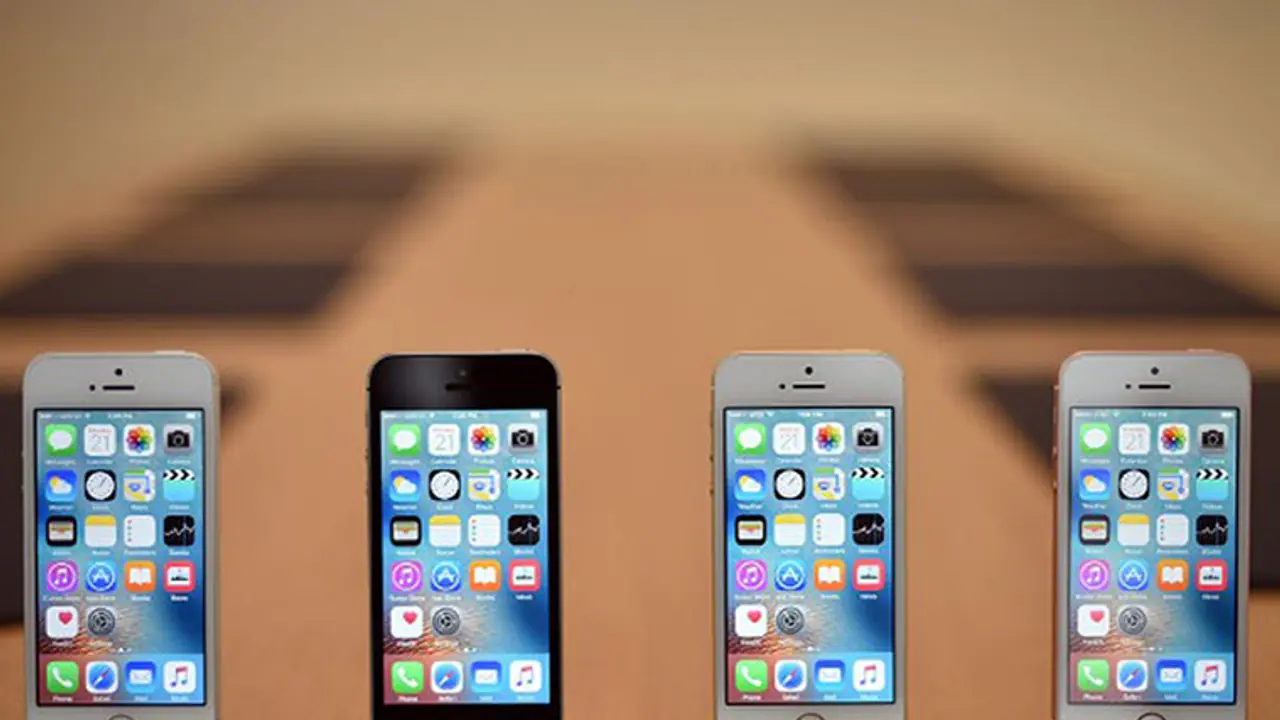 Apple iPhone 5s may sell at Rs 15,000 after price cut Apple iPhone 5s may sell at Rs 15,000 after price cut