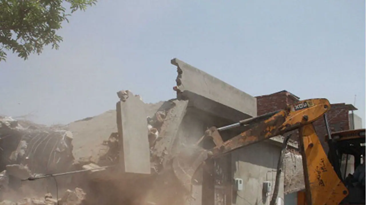 BBMP fined Rs 25,000 for breaking a portion of house BBMP fined Rs 25,000 for breaking a portion of house