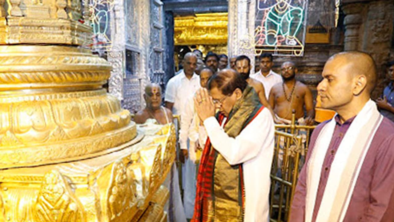 Sri Lankan President offers prayers at Venkateswara Temple Sri Lankan President offers prayers at Venkateswara Temple