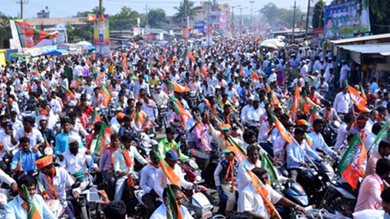ಮುಂಬೈ, ಮಧ್ಯ ಕರ್ನಾಟಕದಲ್ಲಿ ಪ್ರಬಲವಾಗಿದೆ ಬಿಜೆಪಿ ಮುಂಬೈ, ಮಧ್ಯ ಕರ್ನಾಟಕದಲ್ಲಿ ಪ್ರಬಲವಾಗಿದೆ ಬಿಜೆಪಿ