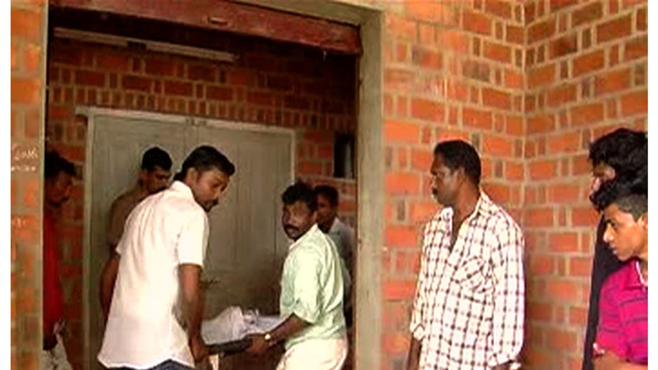 പനിക്ക് ചികിത്സ തേടിയ കുട്ടി കുഴഞ്ഞുവീണ് മരിച്ചു; ആശുപത്രിയില് സംഘര്ഷം പനിക്ക് ചികിത്സ തേടിയ കുട്ടി കുഴഞ്ഞുവീണ് മരിച്ചു; ആശുപത്രിയില് സംഘര്ഷം