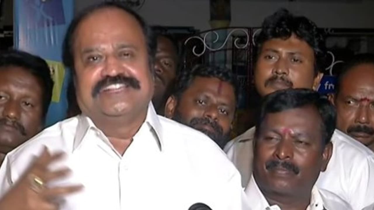 'ஜெ,வின் சிகிச்சை புகைப்படங்கள் வெளியிடப்படும்… மரணத்தில் உள்ள மர்மங்கள் அவிழ்க்கப்படும்' பகீர் கிளப்பும் பெங்களூரு புகழேந்தி 'ஜெ,வின் சிகிச்சை புகைப்படங்கள் வெளியிடப்படும்… மரணத்தில் உள்ள மர்மங்கள் அவிழ்க்கப்படும்' பகீர் கிளப்பும் பெங்களூரு புகழேந்தி