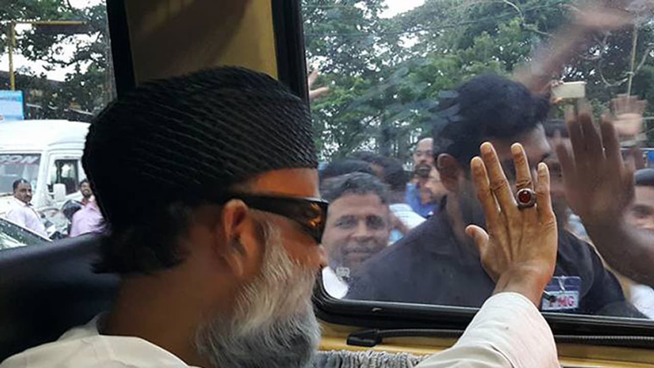 Madani arrives in Thalassery to attend son’s wedding amid tight security Madani arrives in Thalassery to attend son’s wedding amid tight security