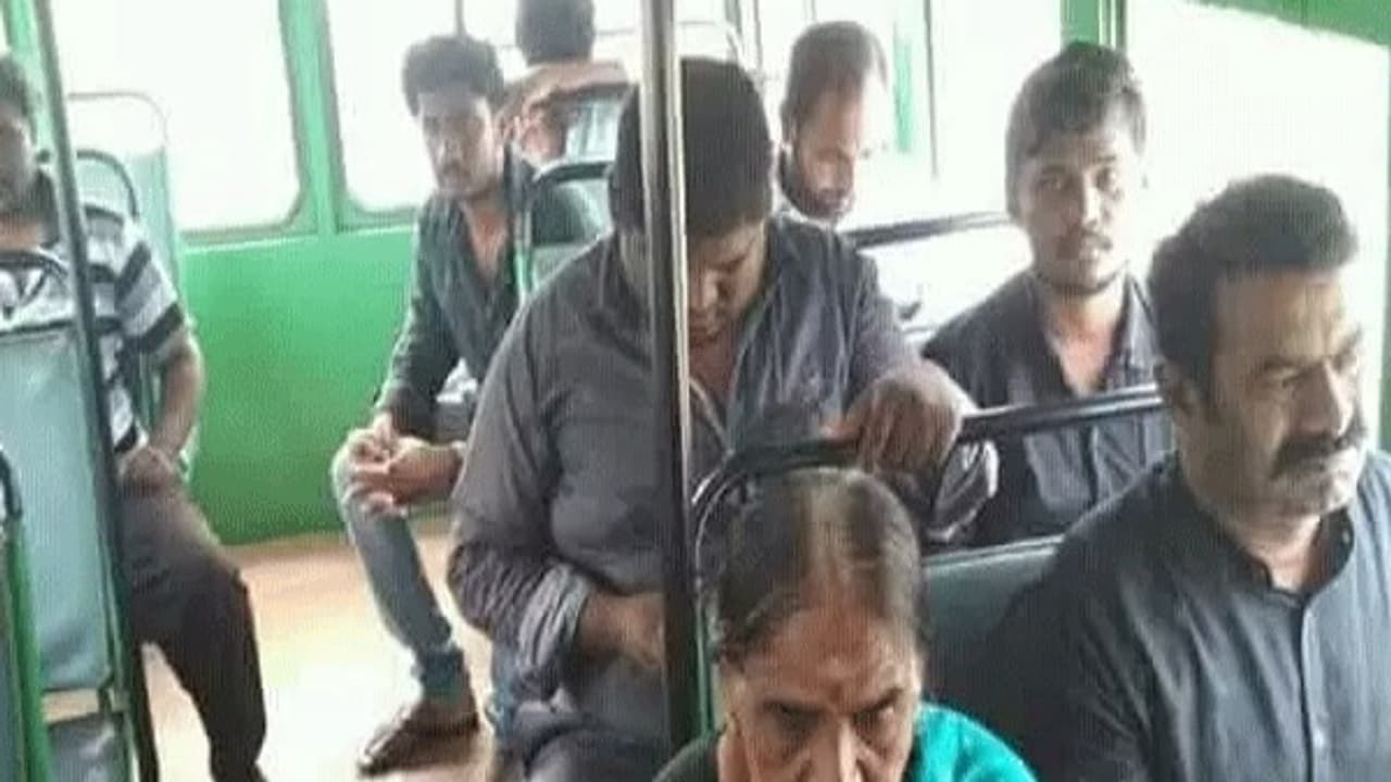 மக்கள் குறைகளைக் கேட்கச் சென்ற சீமான் அதிரடி கைது! மக்கள் குறைகளைக் கேட்கச் சென்ற சீமான் அதிரடி கைது!