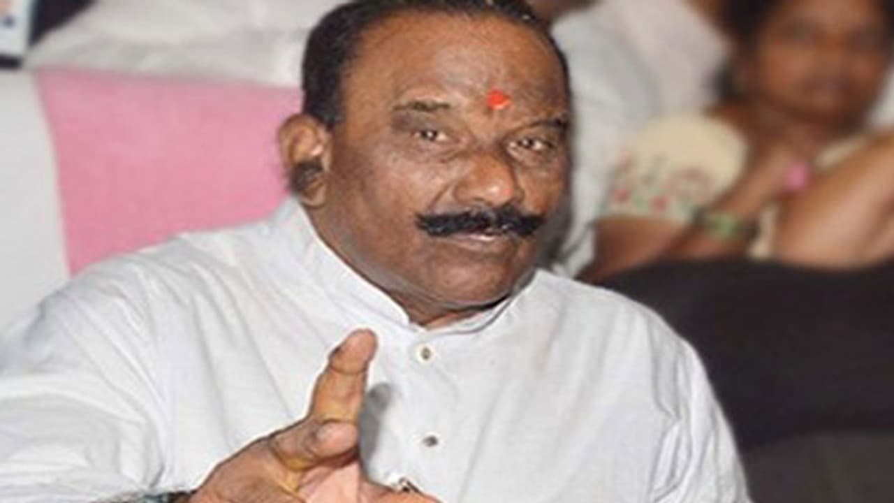 తెలంగాణ తొలి హోం మంత్రి నాయిని నర్సింహా రెడ్డి కన్నుమూత తెలంగాణ తొలి హోం మంత్రి నాయిని నర్సింహా రెడ్డి కన్నుమూత