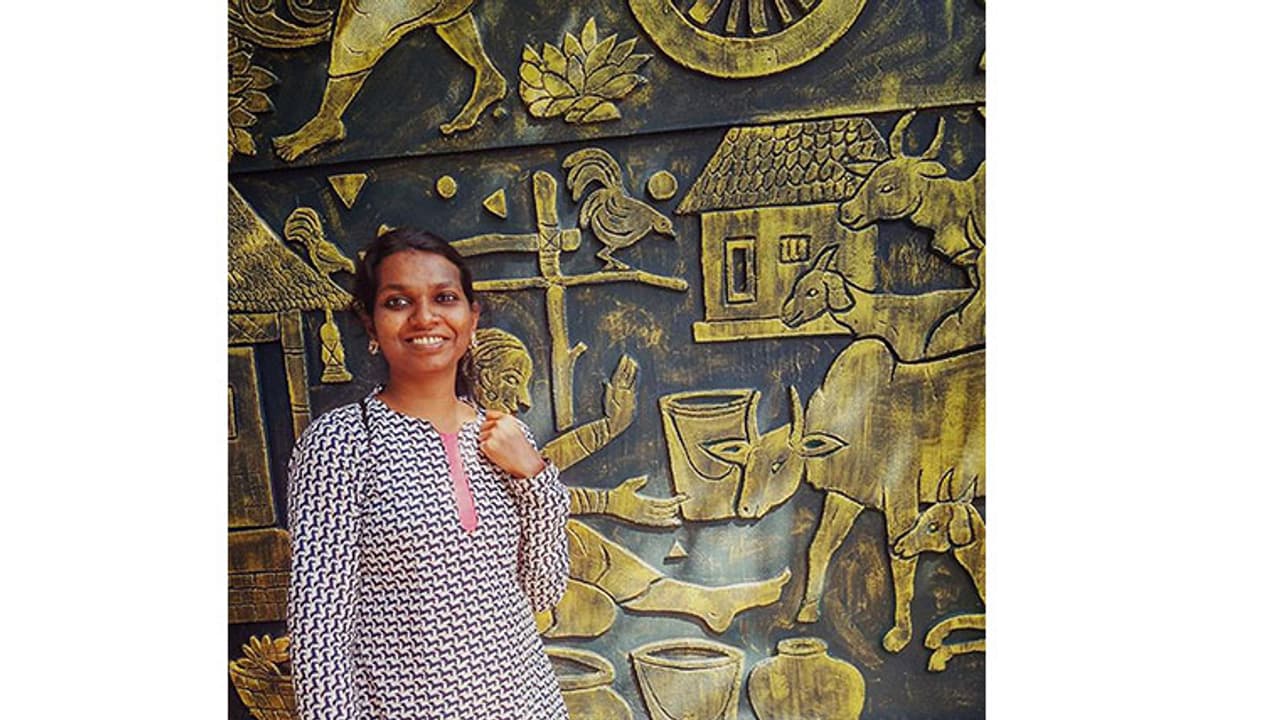 കല്യാണം കഴിഞ്ഞിട്ടില്ല, ജാതിയും ജാതകവും പ്രശ്നമല്ല; വരനെ തേടിയുള്ള പെണ്കുട്ടിയുടെ പോസ്റ്റ് വൈറല് കല്യാണം കഴിഞ്ഞിട്ടില്ല, ജാതിയും ജാതകവും പ്രശ്നമല്ല; വരനെ തേടിയുള്ള പെണ്കുട്ടിയുടെ പോസ്റ്റ് വൈറല്