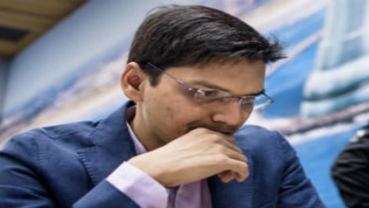 உலகின் 4 ஆம் நிலை வீரரை வீழ்த்தி அடுத்த சுற்றுக்கு முன்னேறினார் இந்தியாவின் அரிகிருஷ்ணா… உலகின் 4 ஆம் நிலை வீரரை வீழ்த்தி அடுத்த சுற்றுக்கு முன்னேறினார் இந்தியாவின் அரிகிருஷ்ணா…