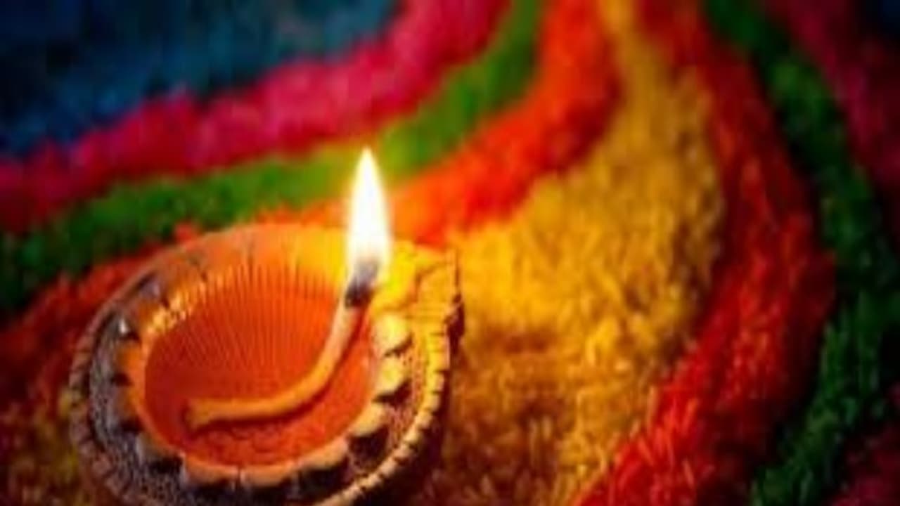 எந்த இடத்தில் எத்தனை தீபம் ஏற்ற வேண்டும் தெரியுமா..? ஐஸ்வர்யம் உண்டாக... எந்த இடத்தில் எத்தனை தீபம் ஏற்ற வேண்டும் தெரியுமா..? ஐஸ்வர்யம் உண்டாக...