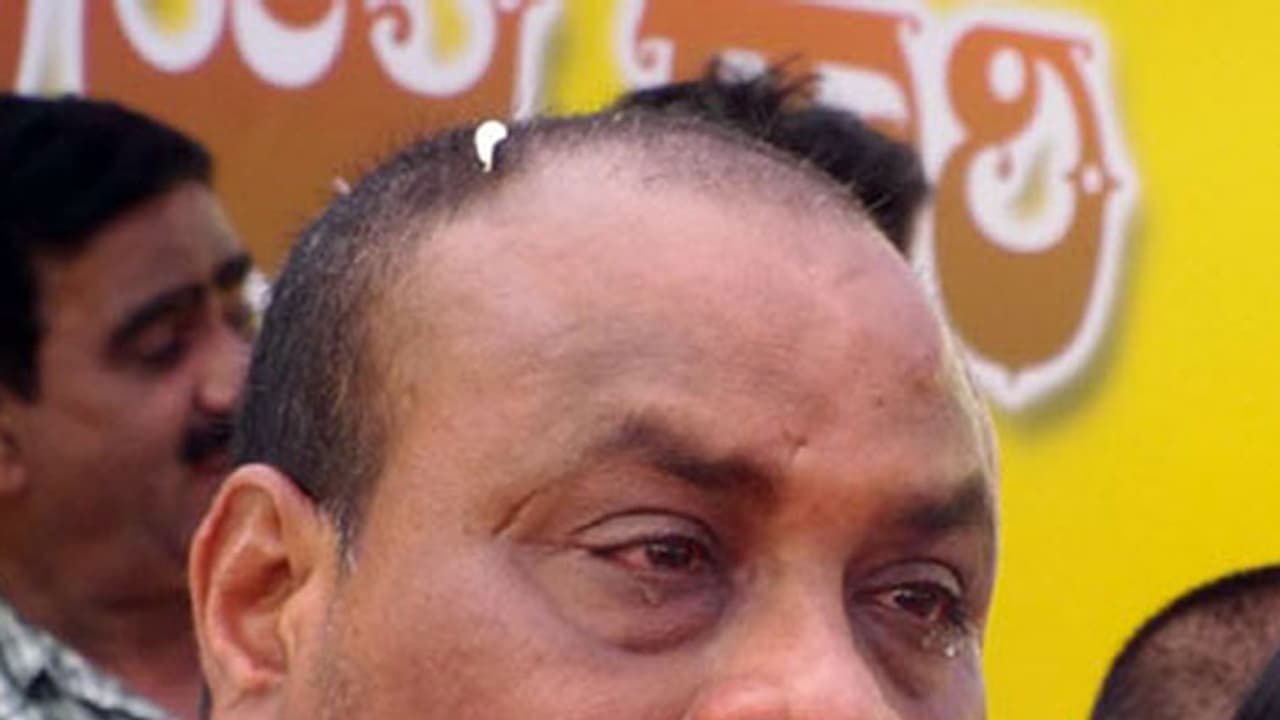 అచ్చెన్నాయుడికి షాక్.. ఆయన ఎన్నిక రద్దు చేయాలని... అచ్చెన్నాయుడికి షాక్.. ఆయన ఎన్నిక రద్దు చేయాలని...