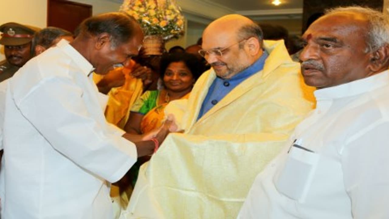 புதுவை என்.ஆர். காங்கிரசில் பிளவு? அமித்ஷா சந்திப்பை புறக்கணித்த எம்.எல்.ஏ.க்கள்... புதுவை என்.ஆர். காங்கிரசில் பிளவு? அமித்ஷா சந்திப்பை புறக்கணித்த எம்.எல்.ஏ.க்கள்...