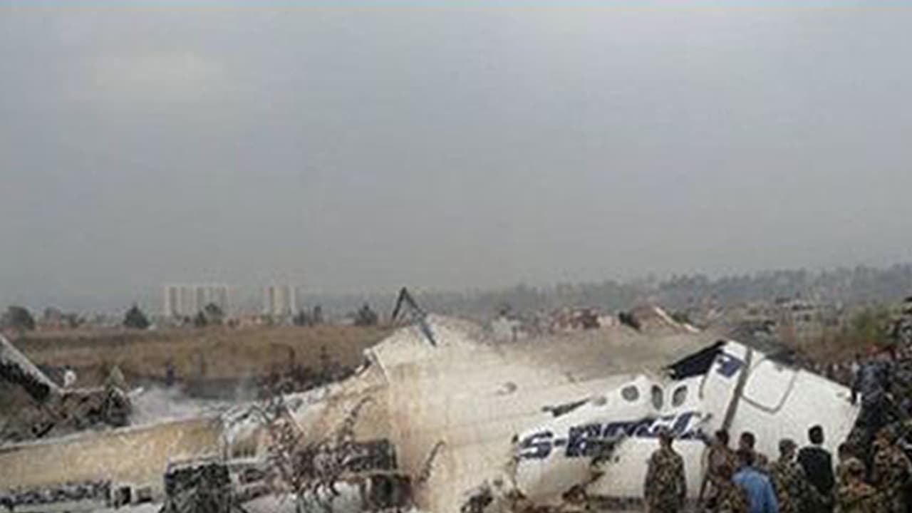 ನೇಪಾಳದಲ್ಲಿ ವಿಮಾನ ಅಪಘಾತ : 80 ಮಂದಿ ಸಾವಿನ ಶಂಕೆ ನೇಪಾಳದಲ್ಲಿ ವಿಮಾನ ಅಪಘಾತ : 80 ಮಂದಿ ಸಾವಿನ ಶಂಕೆ