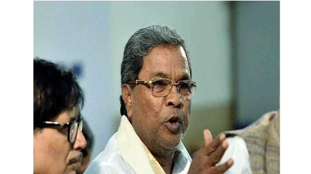 రెబెల్ ఎమ్మెల్యేలపై వేటుకు రంగం సిద్ధం: చావుదెబ్బ తీసేందుకు కాంగ్రెస్ జేడీఎస్ ప్లాన్ రెబెల్ ఎమ్మెల్యేలపై వేటుకు రంగం సిద్ధం: చావుదెబ్బ తీసేందుకు కాంగ్రెస్ జేడీఎస్ ప్లాన్