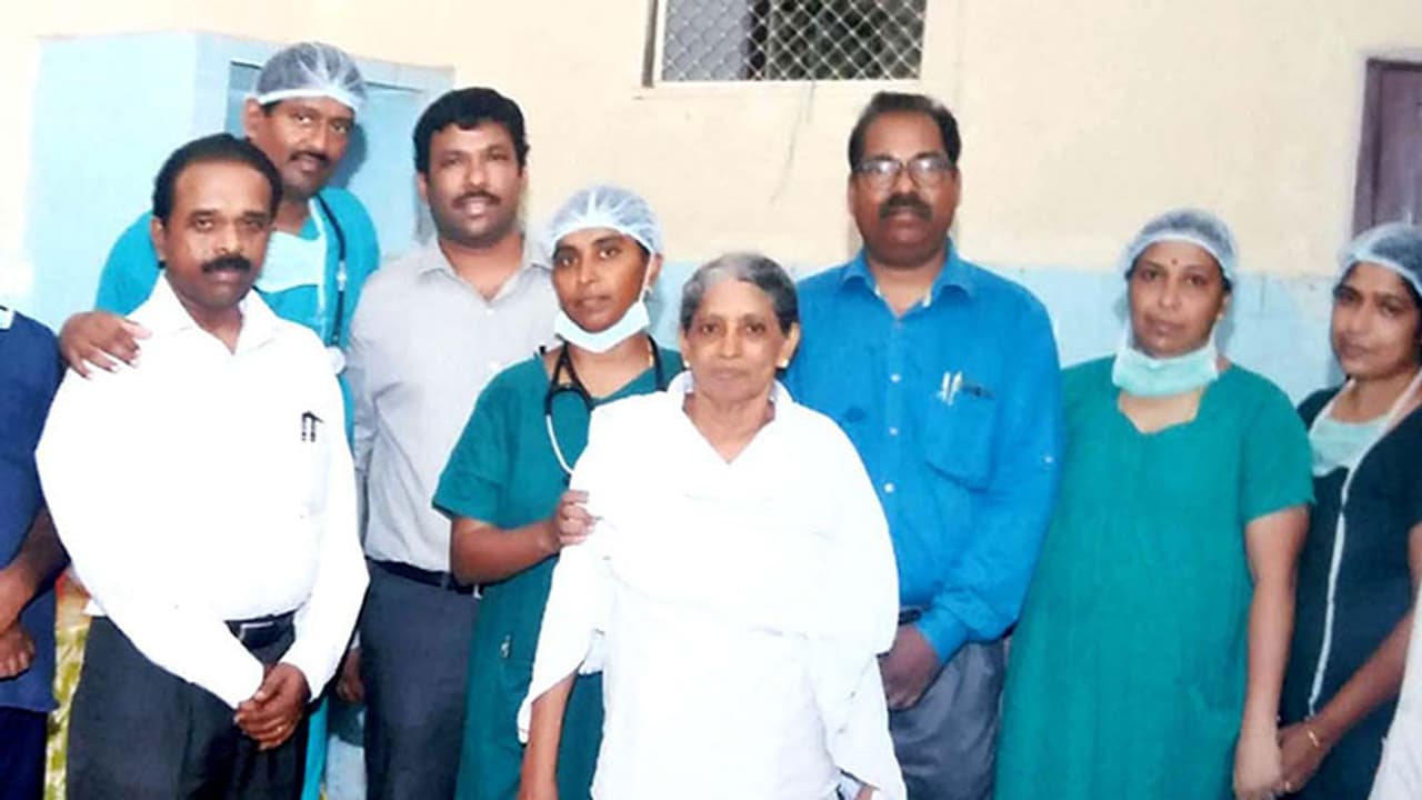 ആലപ്പുഴയിലെ സർക്കാർ ആശുപത്രിയിലും ഇനി കാൽമുട്ട് മാറ്റിവെക്കൽ ശസ്ത്രക്രിയ നടത്താം ആലപ്പുഴയിലെ സർക്കാർ ആശുപത്രിയിലും ഇനി കാൽമുട്ട് മാറ്റിവെക്കൽ ശസ്ത്രക്രിയ നടത്താം