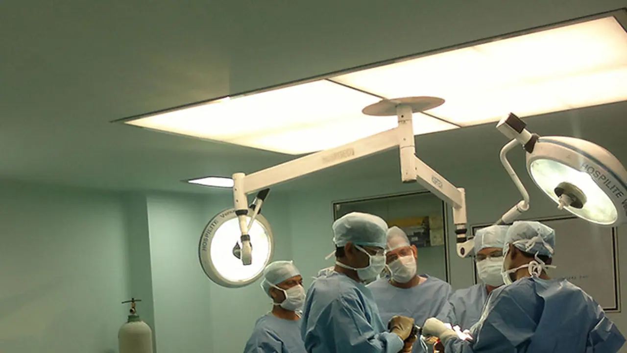 వెన్నునొప్పి ఆపరేషన్ చేస్తే బుల్లెట్ దొరికింది వెన్నునొప్పి ఆపరేషన్ చేస్తే బుల్లెట్ దొరికింది