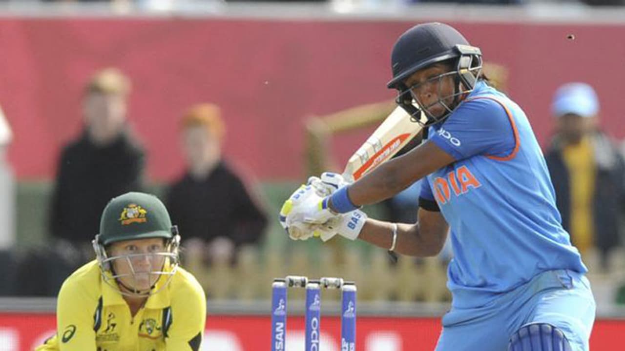 ಹರ್ಮನ್ ಪ್ರೀತ್'ಗೆ ಡಿಎಸ್'ಪಿ ಹುದ್ದೆ ನೀಡಲು ಮುಂದಾದ ಪಂಜಾಬ್ ಹರ್ಮನ್ ಪ್ರೀತ್'ಗೆ ಡಿಎಸ್'ಪಿ ಹುದ್ದೆ ನೀಡಲು ಮುಂದಾದ ಪಂಜಾಬ್