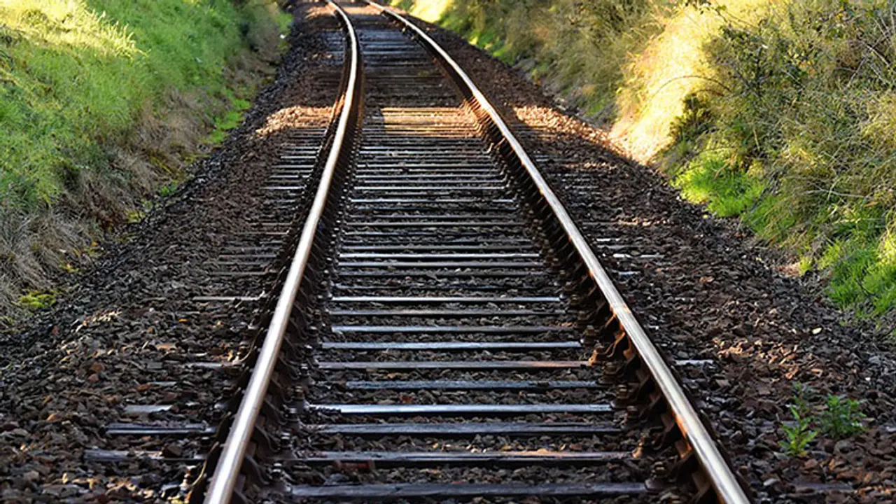 South Western Railway: ನೈಋುತ್ಯ ರೈಲ್ವೆಯಿಂದ ವರ್ಷದಲ್ಲಿ 209 ಕಿಮೀ ರೈಲು ಮಾರ್ಗ ನಿರ್ಮಾಣ South Western Railway: ನೈಋುತ್ಯ ರೈಲ್ವೆಯಿಂದ ವರ್ಷದಲ್ಲಿ 209 ಕಿಮೀ ರೈಲು ಮಾರ್ಗ ನಿರ್ಮಾಣ