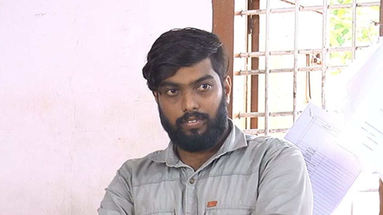 യുവതിയെ പീഡിപ്പിച്ച അയൽവാസി പിടിയിൽ യുവതിയെ പീഡിപ്പിച്ച അയൽവാസി പിടിയിൽ