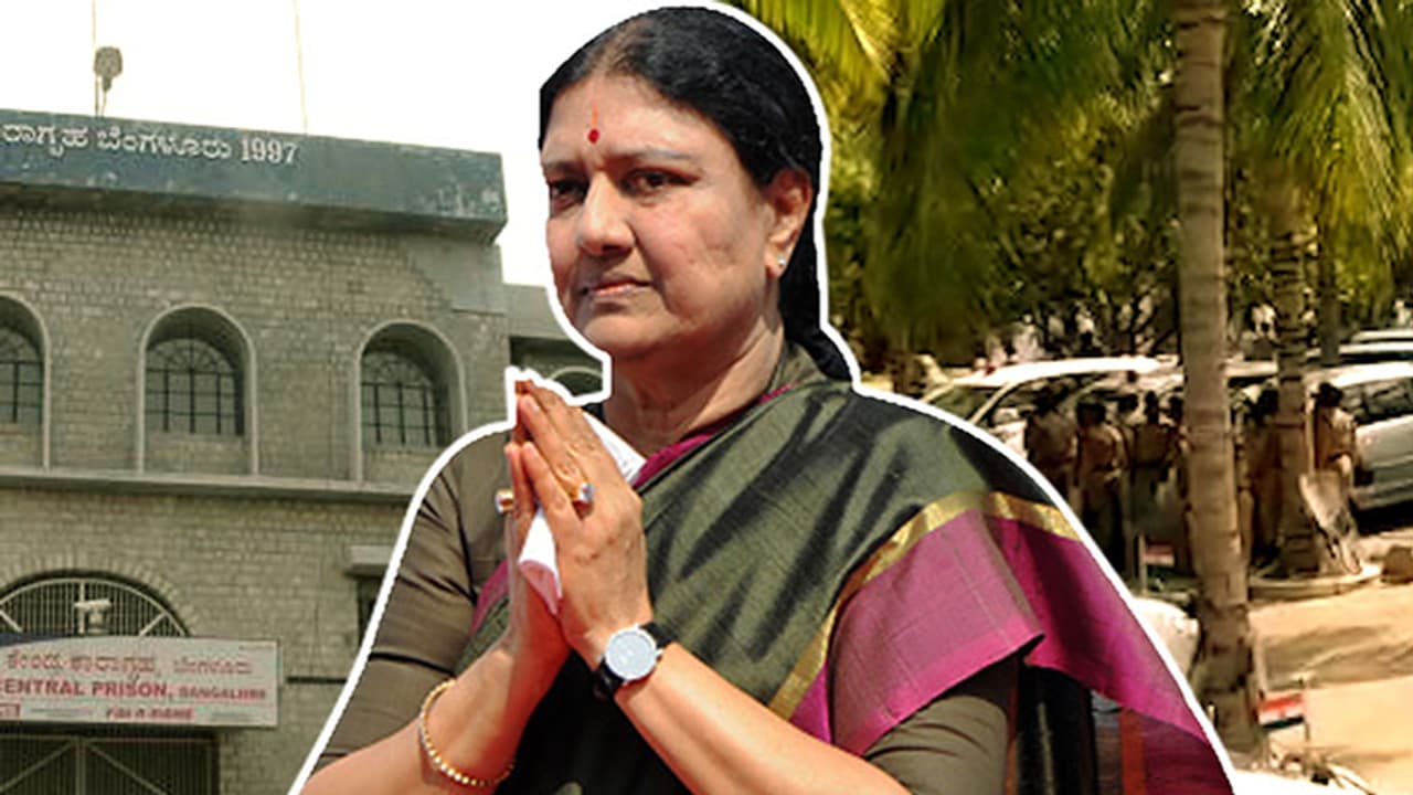 చిన్నమ్మకు జీహెచ్ఎంసీ నోటీసులు చిన్నమ్మకు జీహెచ్ఎంసీ నోటీసులు