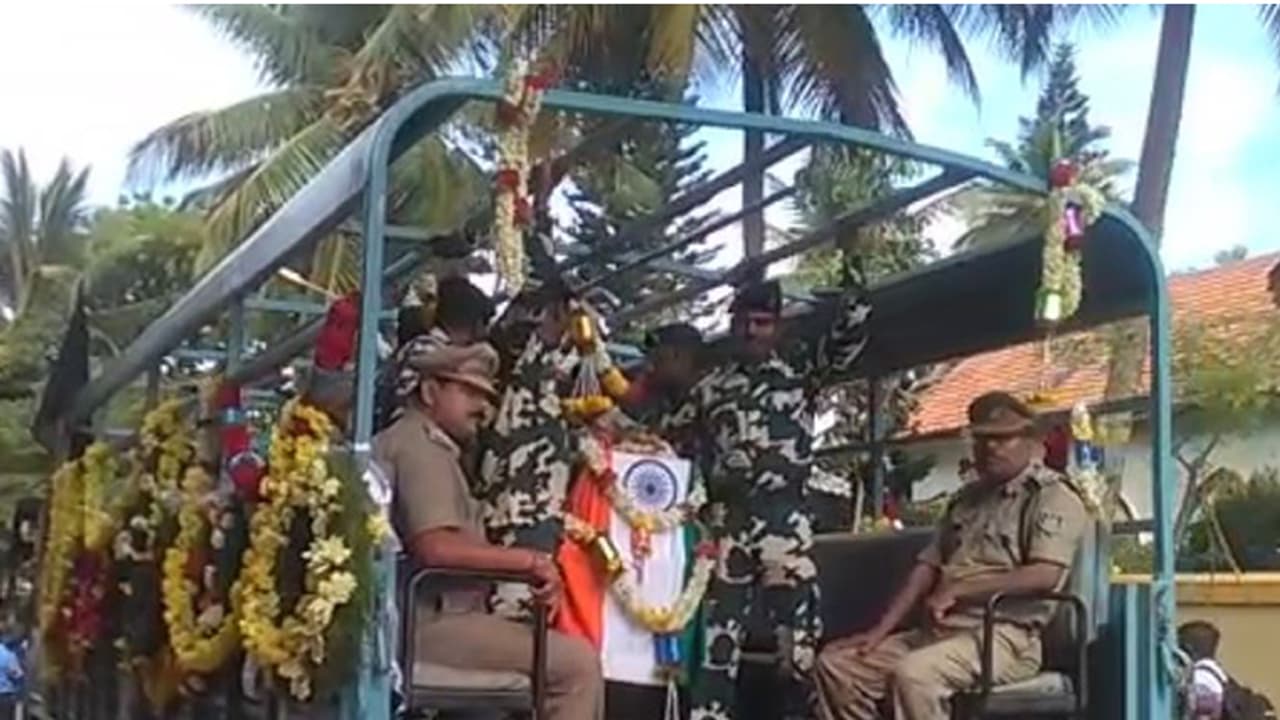 ಇಂದು ಹುತಾತ್ಮ ಯೋಧ ಚಂದ್ರು ಅಂತ್ಯಸಂಸ್ಕಾರ ಇಂದು ಹುತಾತ್ಮ ಯೋಧ ಚಂದ್ರು ಅಂತ್ಯಸಂಸ್ಕಾರ