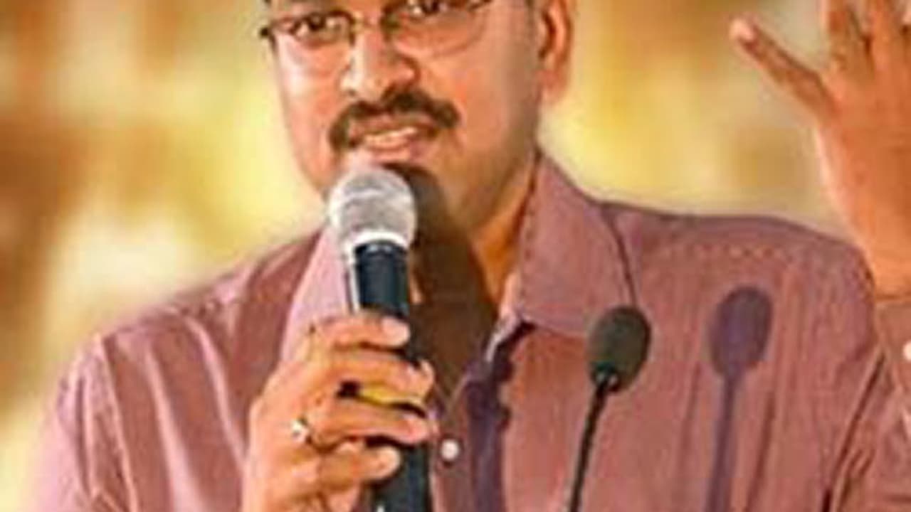 మాజీ జేడీ లక్ష్మినారాయణ బాండ్ పేపర్ చెల్లని కాగితమేనా?