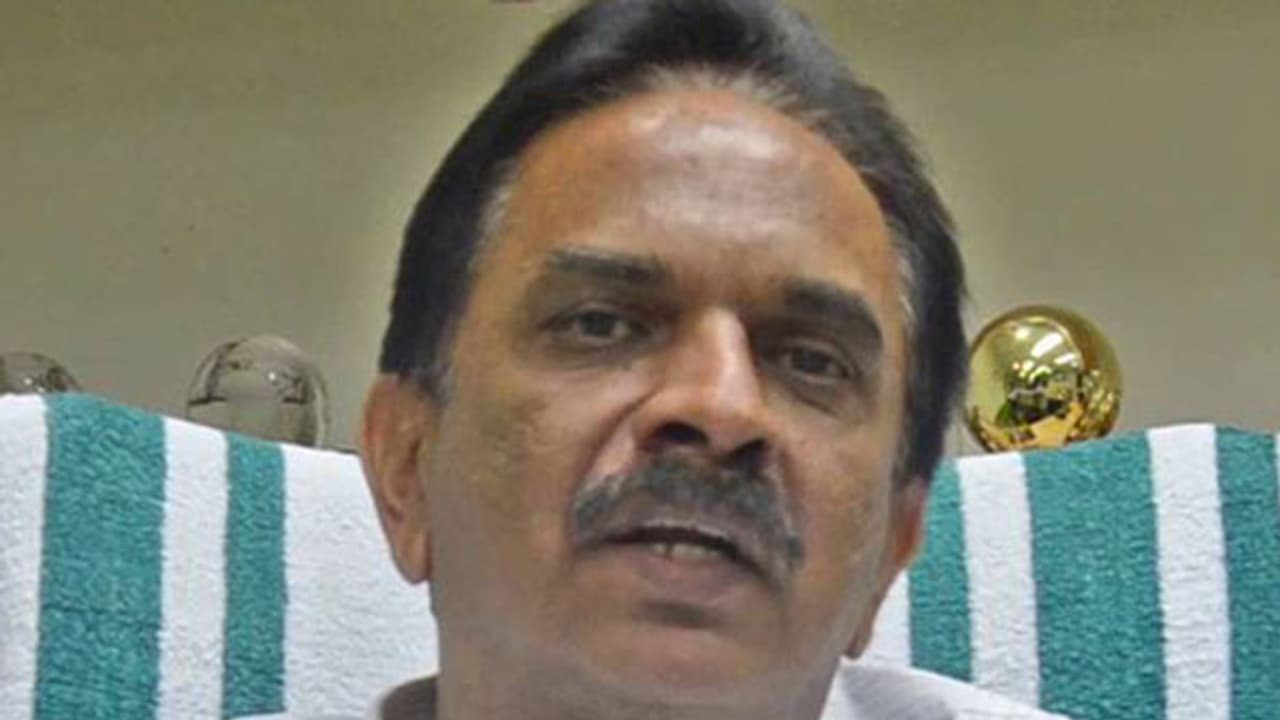 കളക്ടര് ബ്രോ എന്ന് വിളിക്കേണ്ട;ജോസേട്ടന് എന്ന് വിളിച്ചോളൂ കളക്ടര് ബ്രോ എന്ന് വിളിക്കേണ്ട;ജോസേട്ടന് എന്ന് വിളിച്ചോളൂ