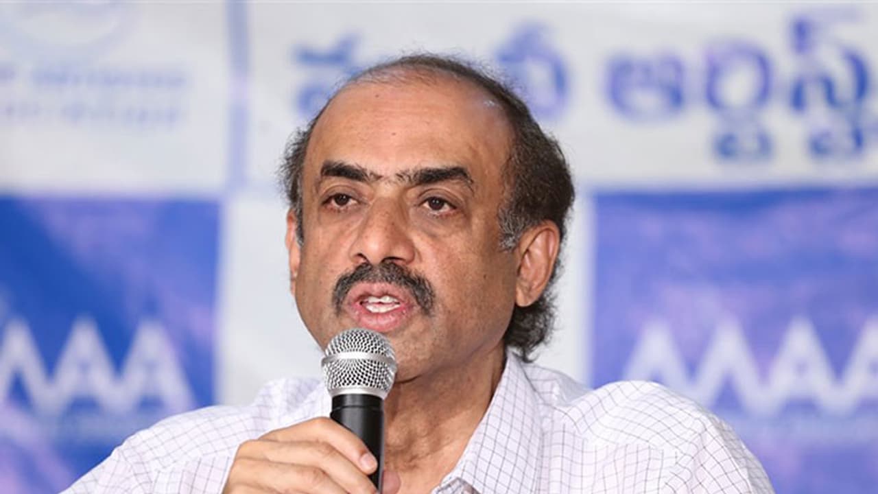 యాక్సిడెంట్ చేసింది సురేష్ బాబే.. చర్యలు తప్పవు! యాక్సిడెంట్ చేసింది సురేష్ బాబే.. చర్యలు తప్పవు!