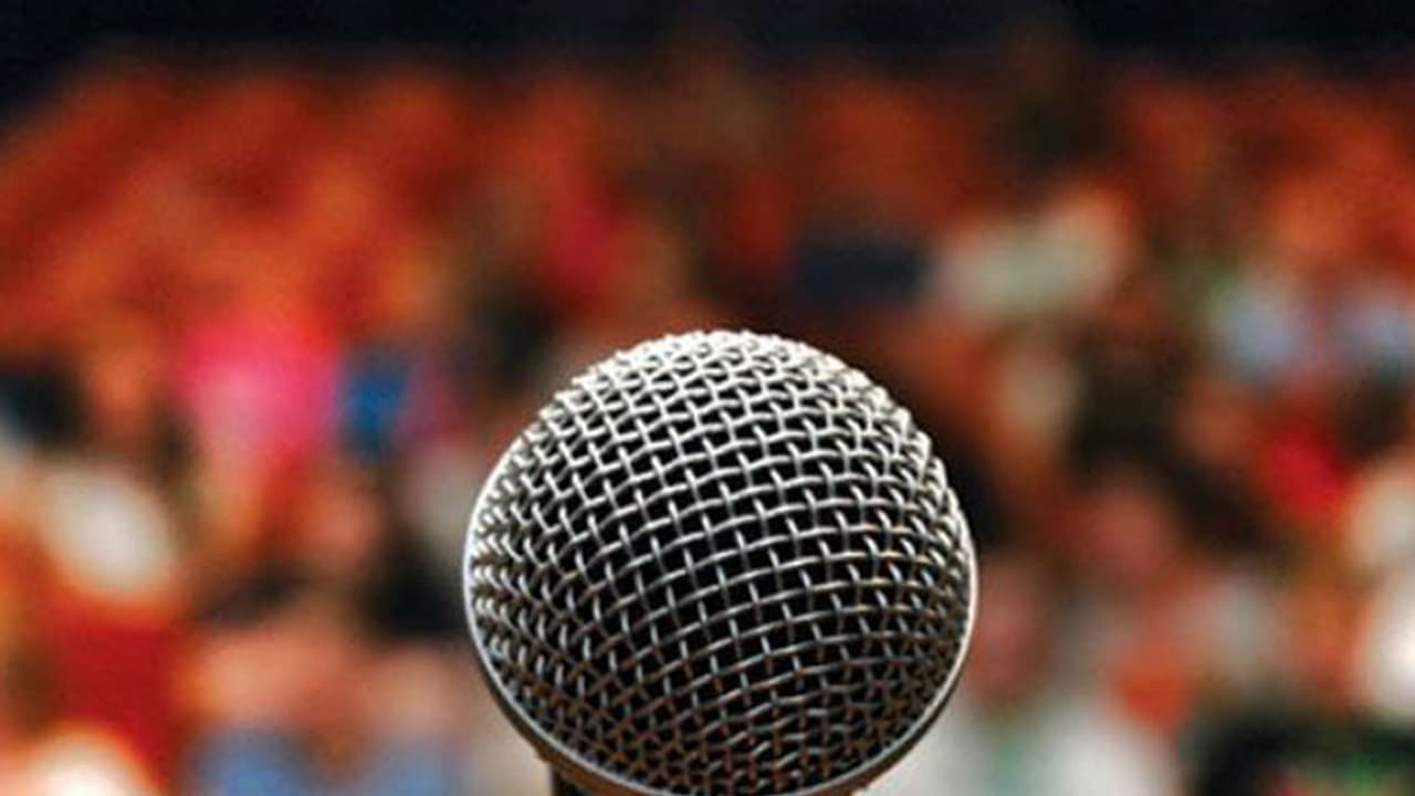 ಯಕ್ಷಗಾನ ವೇದಿಕೆಯಲ್ಲೇ ಮೈಕ್ನಲ್ಲೇ ಬಡಿದಾಡಿದ ಶುಂಭ ರಕ್ತಬೀಜರು! ಯಕ್ಷಗಾನ ವೇದಿಕೆಯಲ್ಲೇ ಮೈಕ್ನಲ್ಲೇ ಬಡಿದಾಡಿದ ಶುಂಭ ರಕ್ತಬೀಜರು!