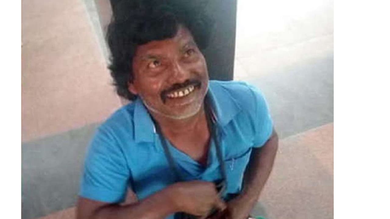 ಲಕ್ಷ ಗಳಿಕೆಯಲ್ಲಿ ಮೂವರು ಹೆಂಡತಿಯರನ್ನು ಸಂಭಾಳಿಸುತ್ತಿರುವ ಭಿಕ್ಷುಕ! ಲಕ್ಷ ಗಳಿಕೆಯಲ್ಲಿ ಮೂವರು ಹೆಂಡತಿಯರನ್ನು ಸಂಭಾಳಿಸುತ್ತಿರುವ ಭಿಕ್ಷುಕ!