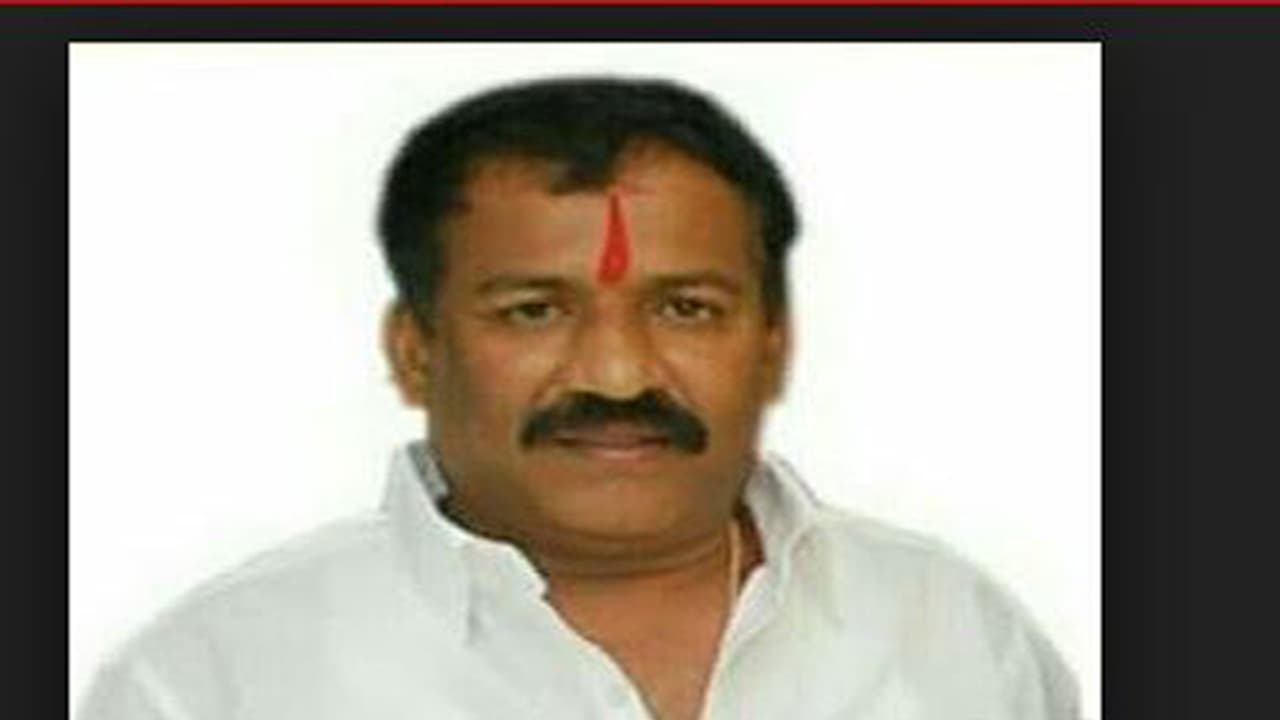 ಮದ್ಯಪಾನ ಮಾಡಿ, ಸರ್ಕಾರದ ಆದಾಯ ಹೆಚ್ಚಿಸಿ': ಅಬಕಾರಿ ಸಚಿವರ ಉಚಿತ ಸಲಹೆ ಮದ್ಯಪಾನ ಮಾಡಿ, ಸರ್ಕಾರದ ಆದಾಯ ಹೆಚ್ಚಿಸಿ': ಅಬಕಾರಿ ಸಚಿವರ ಉಚಿತ ಸಲಹೆ