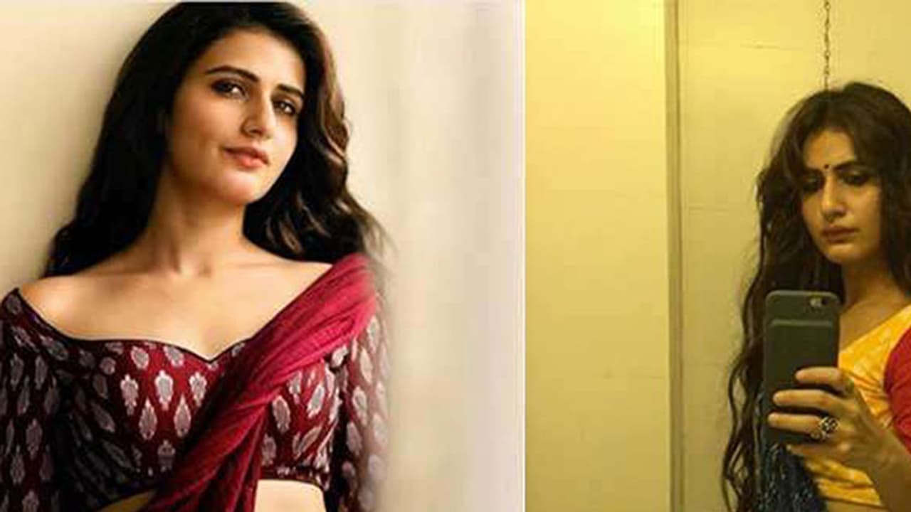 സാരിയിൽ ഹിപ്പ് കാണിച്ച് വീണ്ടും സന സാരിയിൽ ഹിപ്പ് കാണിച്ച് വീണ്ടും സന