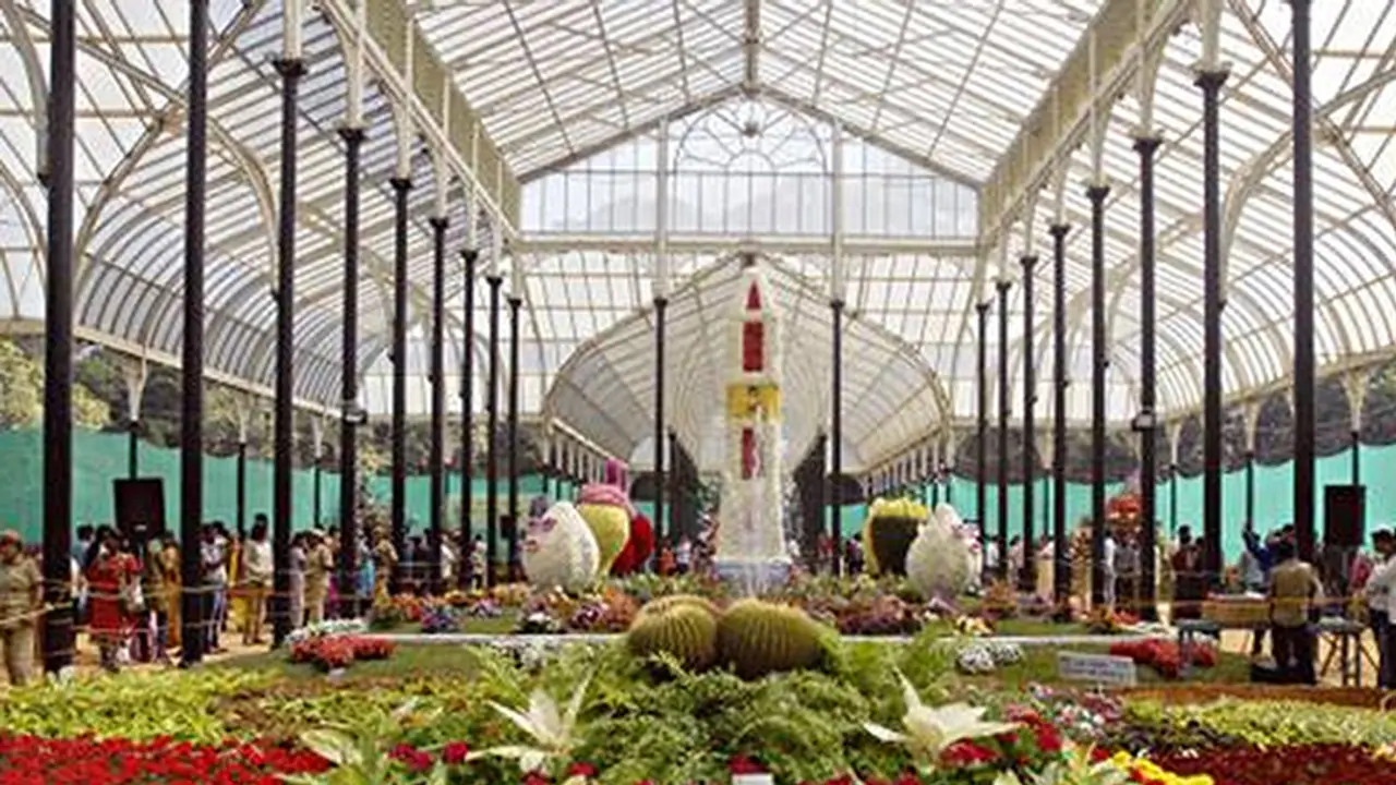 Bengaluru: ಲಾಲ್ಬಾಗ್, ಕಬ್ಬನ್ ಪಾರ್ಕ್ಗೆ ಮತ್ತೆ ಕಳೆ: ಪ್ರವಾಸಿಗರ ಸಂಖ್ಯೆ ಹೆಚ್ಚಳ Bengaluru: ಲಾಲ್ಬಾಗ್, ಕಬ್ಬನ್ ಪಾರ್ಕ್ಗೆ ಮತ್ತೆ ಕಳೆ: ಪ್ರವಾಸಿಗರ ಸಂಖ್ಯೆ ಹೆಚ್ಚಳ