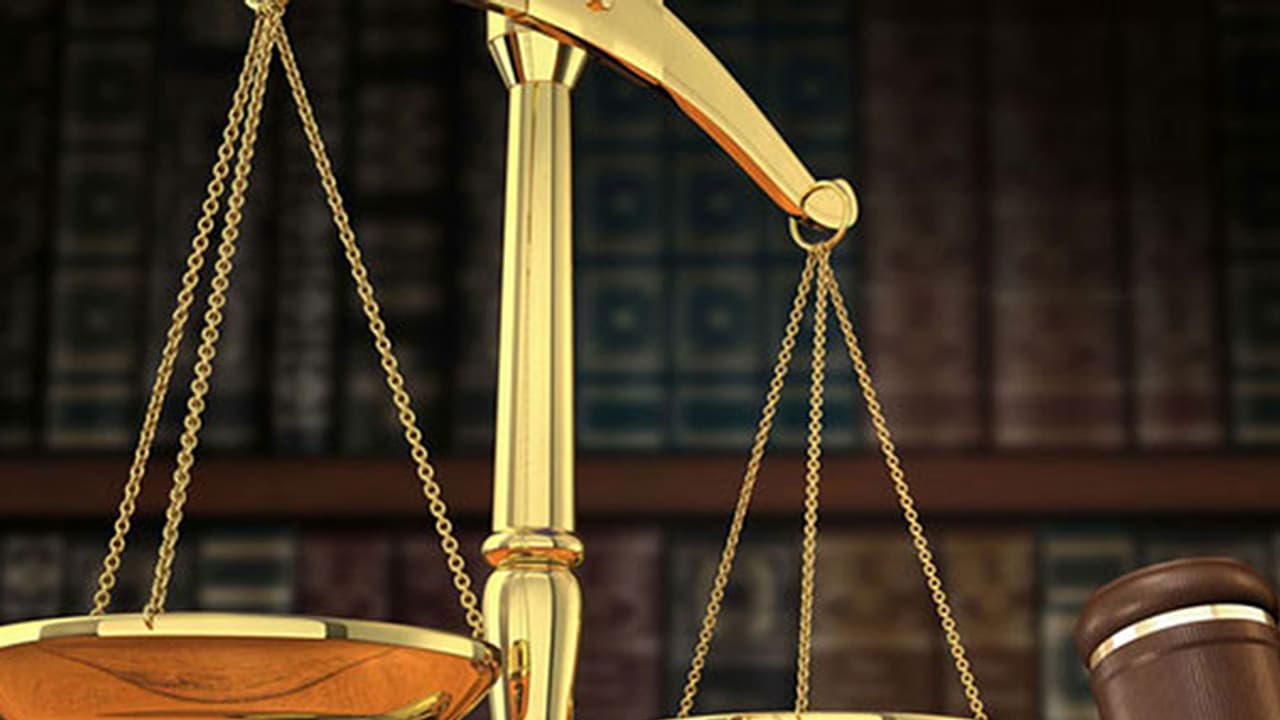 ಜಡ್ಜ್ ಸಹಿಯನ್ನೇ ಫೋರ್ಜರಿ ಮಾಡಿ ಸಿಕ್ಕಿಬಿದ್ದ ವ್ಯಕ್ತಿ! ಜಡ್ಜ್ ಸಹಿಯನ್ನೇ ಫೋರ್ಜರಿ ಮಾಡಿ ಸಿಕ್ಕಿಬಿದ್ದ ವ್ಯಕ್ತಿ!