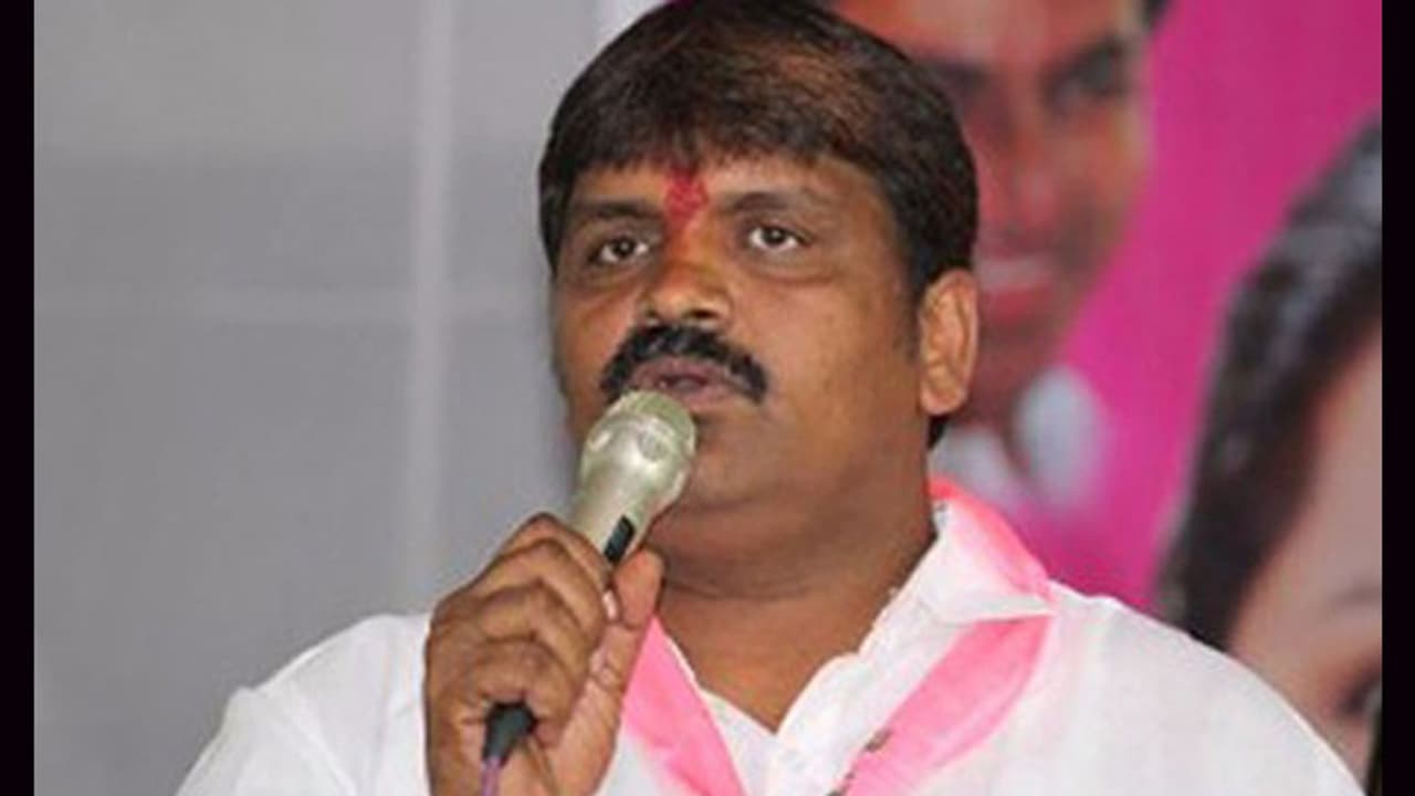 కేసీఆర్ పై మేయర్ అలక.. ఫోన్ స్విచ్ఛాఫ్