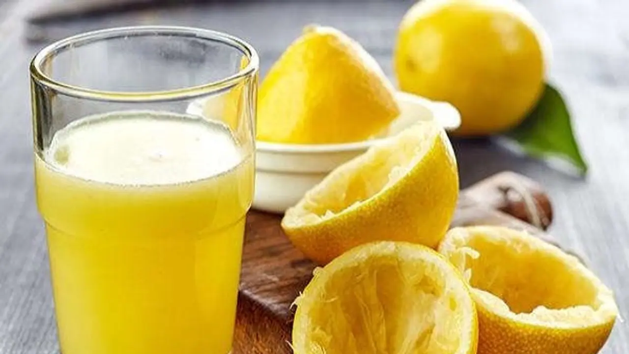 சிறுநீரக கல் பிரச்சனைக்கு தீர்வு எலுமிச்சை சாறில் இருக்காம். ஆய்வு சொல்லுது...