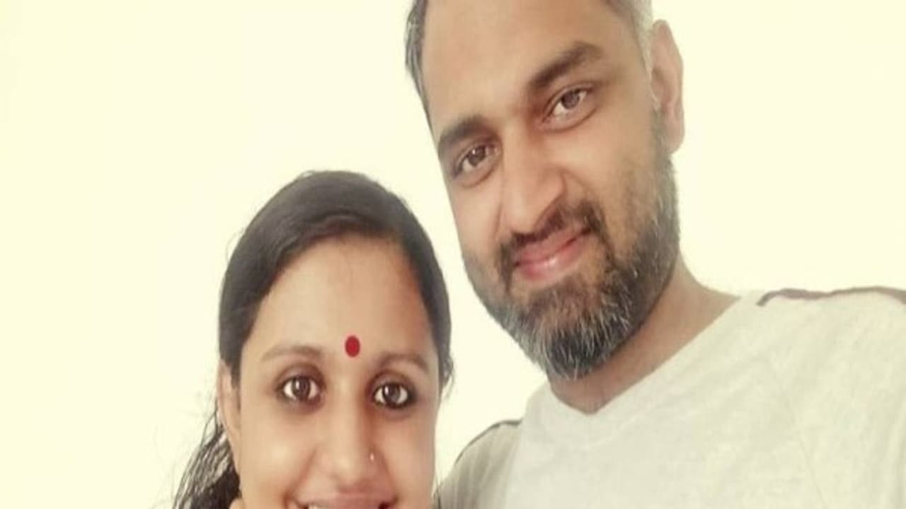 பிரபல இசையமைப்பாளர் மனைவி இளம் வயதில் மரணம்... பிரபல இசையமைப்பாளர் மனைவி இளம் வயதில் மரணம்...