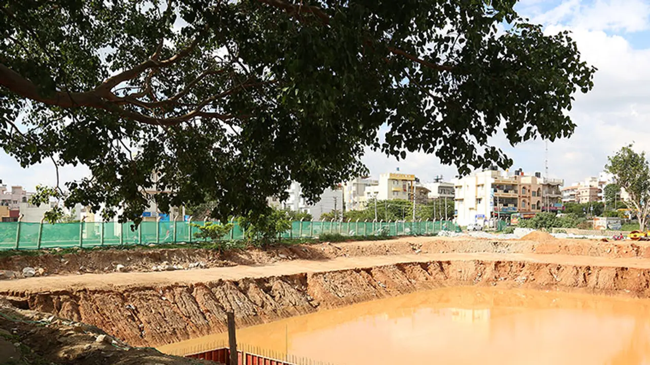 Muzrai Department Accused Of Encroaching Heritage Tank To Help Builder? Muzrai Department Accused Of Encroaching Heritage Tank To Help Builder?