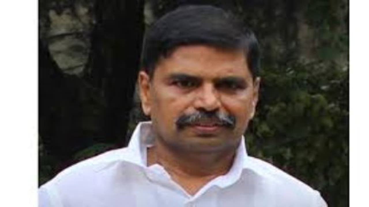 சசிகலாவின் மறு சீராய்வு மனுவை ஏற்றுக் கொள்ள வாய்ப்பே இல்லை…அடித்துக் கூறுகிறார் முன்னாள் நீதிபதி ஹரி பரந்தாமன்.. சசிகலாவின் மறு சீராய்வு மனுவை ஏற்றுக் கொள்ள வாய்ப்பே இல்லை…அடித்துக் கூறுகிறார் முன்னாள் நீதிபதி ஹரி பரந்தாமன்..