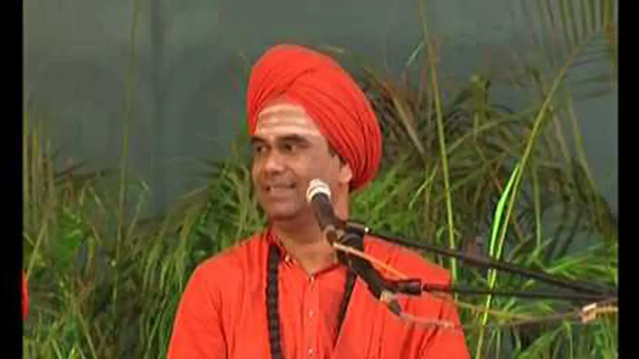 ಪ್ರಕರಣಗಳ ಸುಳಿಯಲ್ಲಿ ದಿಂಗಾಲೇಶ್ವರ ಶ್ರೀ: 'ಸ್ವಾಮೀಜಿಗೆ ಶಿಕ್ಷೆಯಾಗಲೇಬೇಕು' ಪ್ರಕರಣಗಳ ಸುಳಿಯಲ್ಲಿ ದಿಂಗಾಲೇಶ್ವರ ಶ್ರೀ: 'ಸ್ವಾಮೀಜಿಗೆ ಶಿಕ್ಷೆಯಾಗಲೇಬೇಕು'