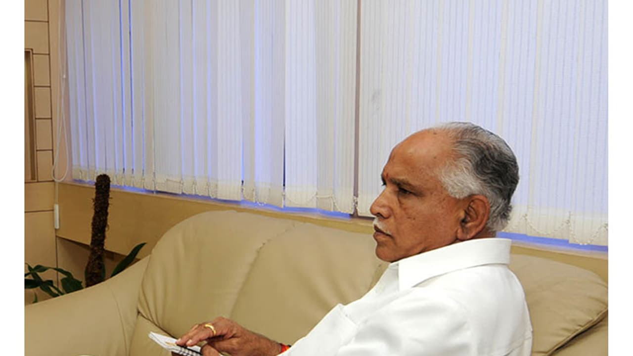 ಬಿಜೆಪಿ ಶಾಸಕರನ್ನು ರೆಸಾರ್ಟಿಂದ ಕರೆಸಿ ಬರ ಅಧ್ಯಯನಕ್ಕೆ ಕಳಿಸುವೆ: ಬಿಎಸ್ವೈ ಬಿಜೆಪಿ ಶಾಸಕರನ್ನು ರೆಸಾರ್ಟಿಂದ ಕರೆಸಿ ಬರ ಅಧ್ಯಯನಕ್ಕೆ ಕಳಿಸುವೆ: ಬಿಎಸ್ವೈ