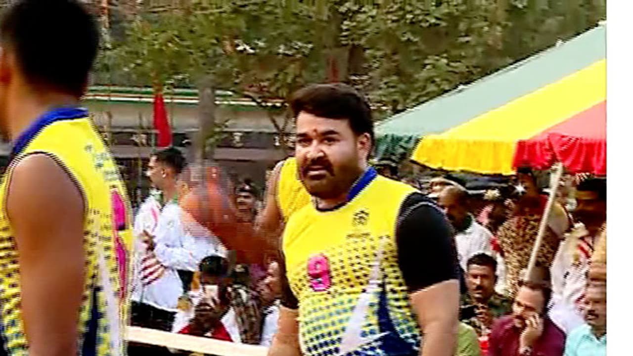 വാശിയേറിയ വോളിബോള് മത്സരം കാണാം, സൈനികരുടെ ടീമില് മോഹന്ലാല് വാശിയേറിയ വോളിബോള് മത്സരം കാണാം, സൈനികരുടെ ടീമില് മോഹന്ലാല്