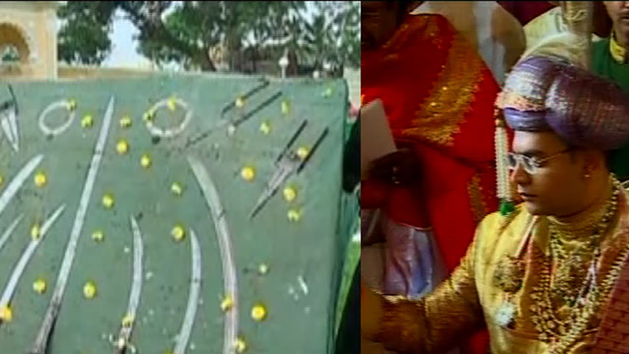 ವಿಶ್ವ ವಿಖ್ಯಾತ ಮೈಸೂರು ಅರಮನೆಯಲ್ಲಿ ಆಯುಧ ಪೂಜೆ ವಿಶ್ವ ವಿಖ್ಯಾತ ಮೈಸೂರು ಅರಮನೆಯಲ್ಲಿ ಆಯುಧ ಪೂಜೆ