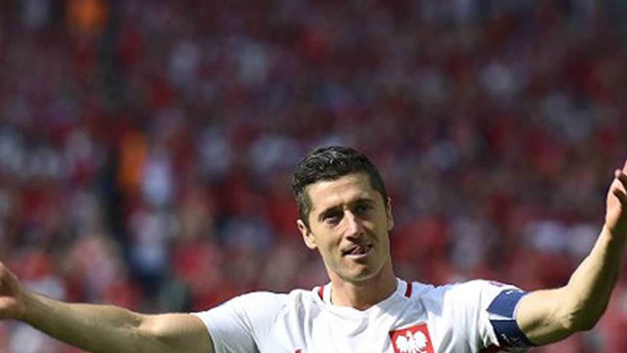 ലോകകപ്പില് നിരാശയായി; ലവന്ഡോസ്കിയുടെ കരിയര് പ്രതിസന്ധിയില് ലോകകപ്പില് നിരാശയായി; ലവന്ഡോസ്കിയുടെ കരിയര് പ്രതിസന്ധിയില്