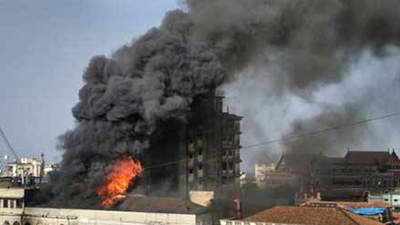 6 Killed, 11 Injured As Fire Breaks Out In an under construction building in Mumbai