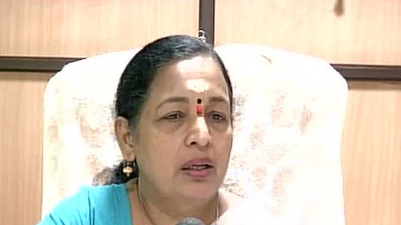 ഡോക്ടർമാരുടെ നിർദ്ദേശപ്രകാരംജയലളിത വിശ്രമിക്കുക മാത്രമാണെന്ന് എഐഎഡിഎംകെ വക്താവ് ഡോക്ടർമാരുടെ നിർദ്ദേശപ്രകാരംജയലളിത വിശ്രമിക്കുക മാത്രമാണെന്ന് എഐഎഡിഎംകെ വക്താവ്