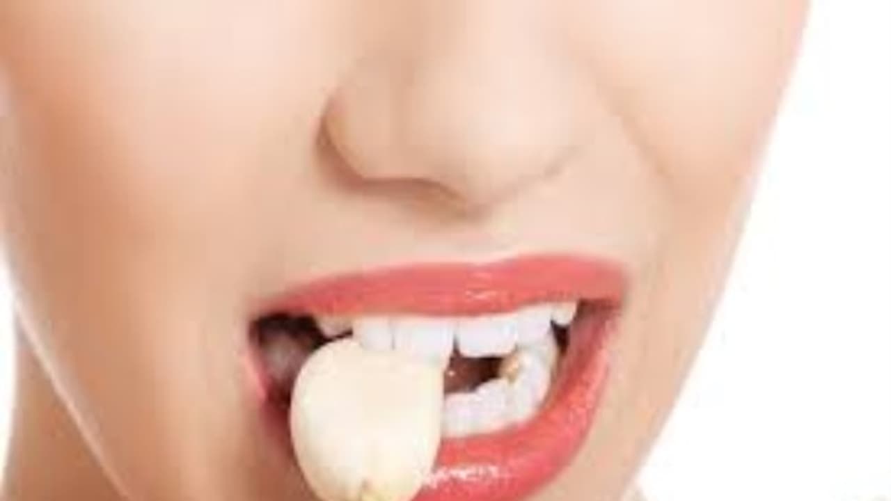 உடலில் நோய் எதிர்ப்புச் சக்தி வெகுவாக அதிகரிக்க பூண்டு சாப்பிடுங்கள். இன்னும் நிறைய டிப்ஸ் உள்ளே... உடலில் நோய் எதிர்ப்புச் சக்தி வெகுவாக அதிகரிக்க பூண்டு சாப்பிடுங்கள். இன்னும் நிறைய டிப்ஸ் உள்ளே...