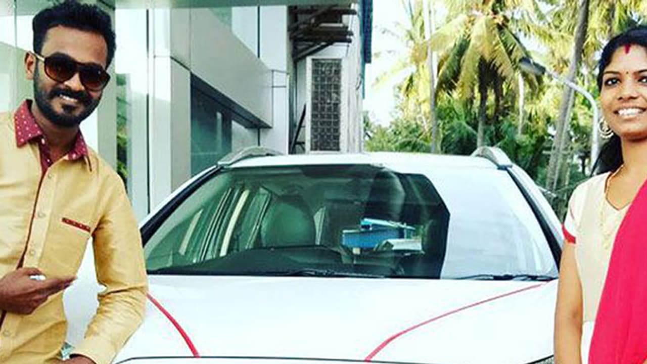 അപ്പാനി രവിയുടെ യാത്രകള് ഇനി ഡബ്ല്യു ആർ–വിയില് അപ്പാനി രവിയുടെ യാത്രകള് ഇനി ഡബ്ല്യു ആർ–വിയില്