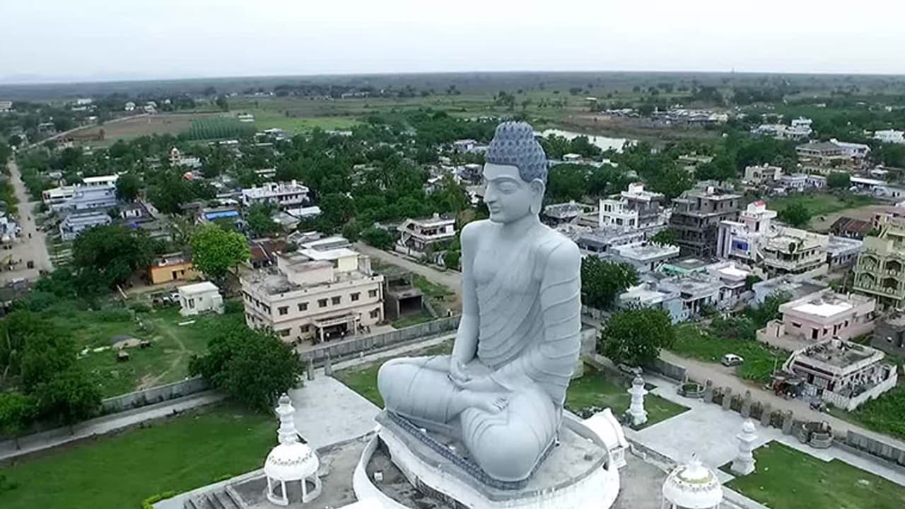 అమరావతి భవనాల నిర్మాణ వ్యయం 2 వేల కోట్ల పైమాటే.. కమిటీ అంచనా అమరావతి భవనాల నిర్మాణ వ్యయం 2 వేల కోట్ల పైమాటే.. కమిటీ అంచనా