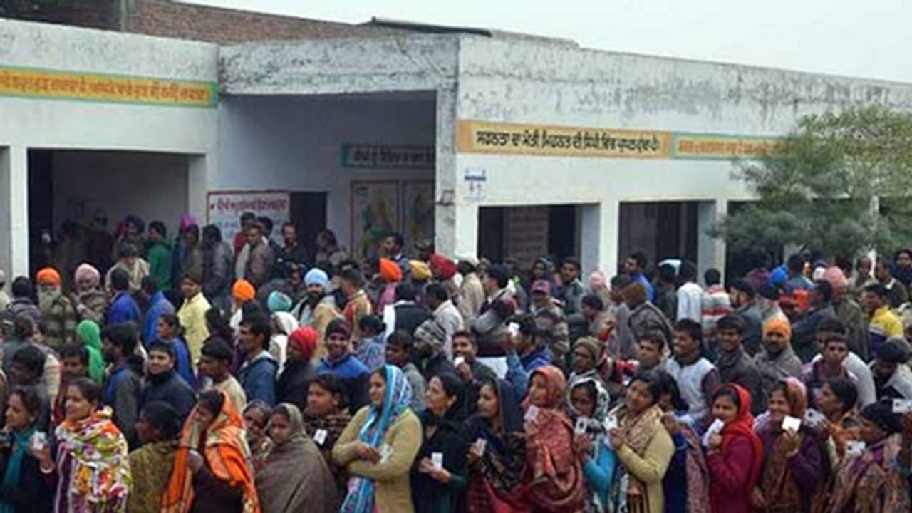 ಪಂಚರಾಜ್ಯ ಚುನಾವಣೆ: ಗೋವಾದಲ್ಲಿ ಶೇ. 83 ಪಂಜಾಬ್ ನಲ್ಲಿ ಶೇ. 70 ರಷ್ಟು ಮತದಾನ ಪಂಚರಾಜ್ಯ ಚುನಾವಣೆ: ಗೋವಾದಲ್ಲಿ ಶೇ. 83 ಪಂಜಾಬ್ ನಲ್ಲಿ ಶೇ. 70 ರಷ್ಟು ಮತದಾನ